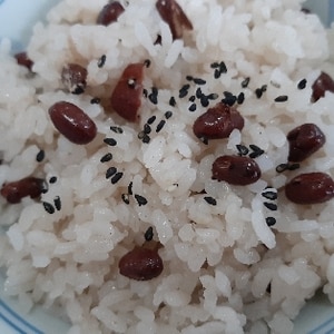 圧力鍋で☆餅入り小豆ご飯ですが餅米お赤飯風！